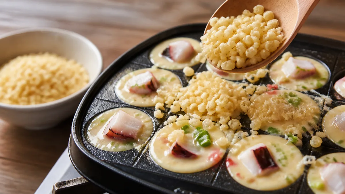 たこ焼きに天かすを入れると、生地の中で何が起きているのかの解説画像
