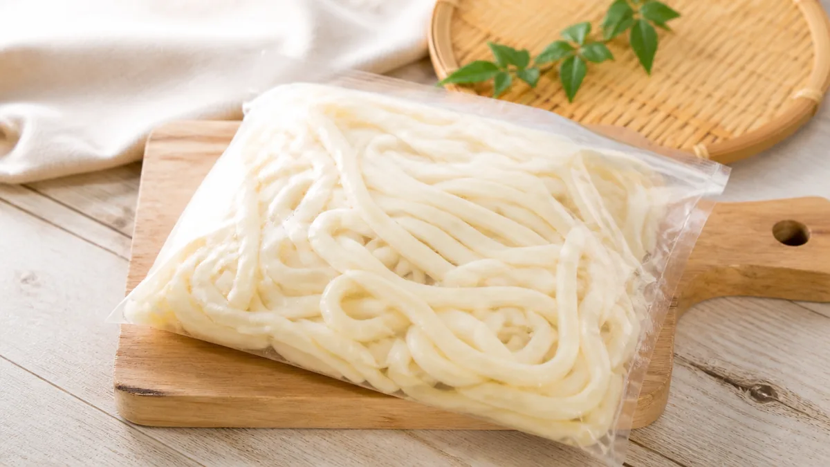 ゆでうどんの賞味期限切れ1週間は食べられる?6日と100日を分ける製法の違いのアイキャッチ画像